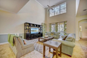 Light Yellow Home Lift Your Mood Near Disney 5beds
